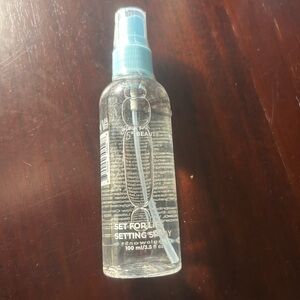 51 Beauty Blue Setting Spray for Women
